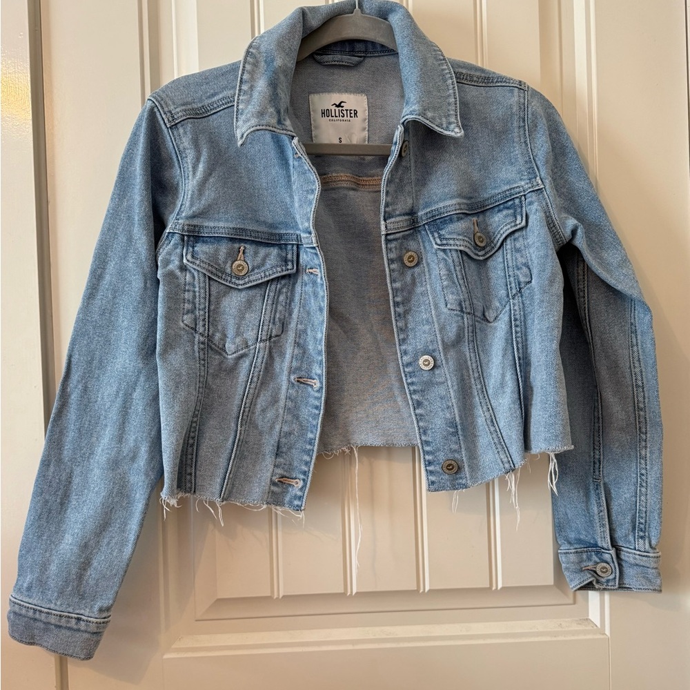 Cropped Hollister Blue Denim Jacket